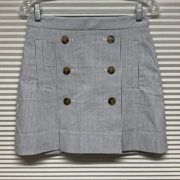 J. Crew NWT Seersucker Button-front
Mini Skirt Size 6P - Picture 4 of 11